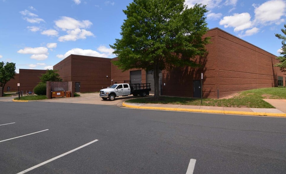 More Photos Of 14340-14370 Sullyfield Cir, Chantilly Flex For Lease