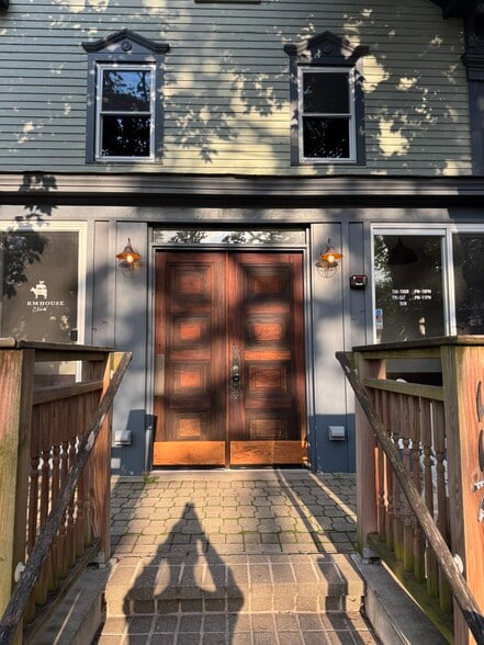 More Photos Of 117 North Ave, Barrington Restaurant For Lease