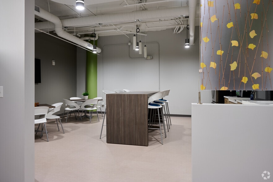 More Photos Of 260 E Main St, Rochester Medical For Lease