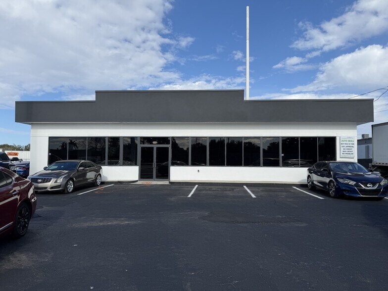 Primary Photo Of 5005 Edgewater Dr, Orlando Convenience Store For Sale