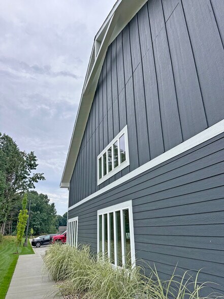 More Photos Of 6134 Northland NE dr, Belmont Office For Sale