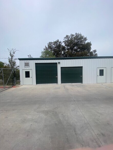 More Photos Of 1706 Dungan Ln, Austin Unknown For Lease