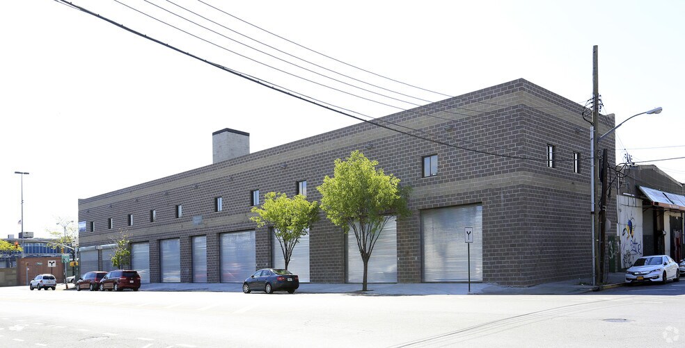 More Photos Of 1380-1390 Randall Ave, Bronx Warehouse For Lease