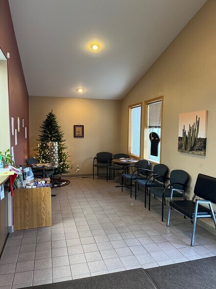 More Photos Of 611 N 1st St, Yakima Office For Sale