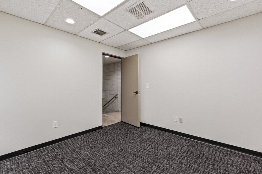 More Photos Of 1515 S Boulder Ave, Tulsa Office For Lease