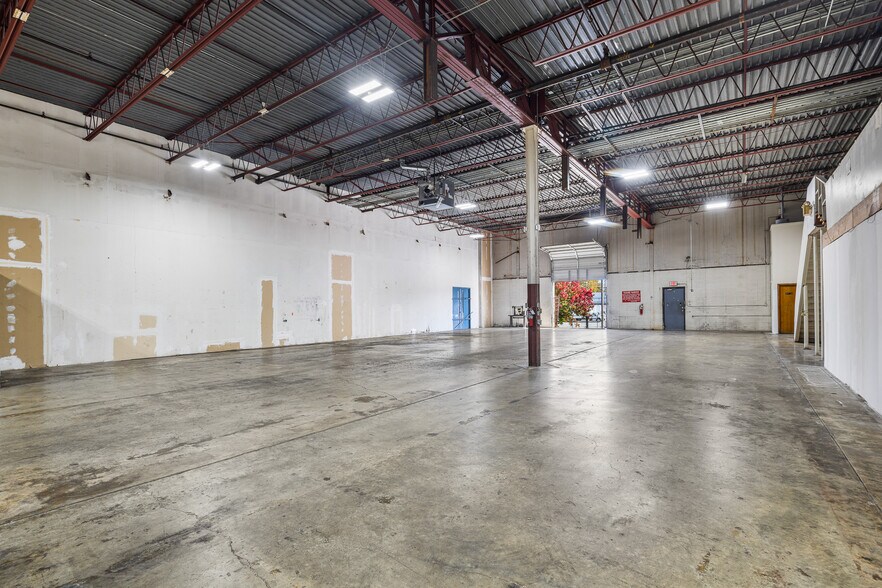 More Photos Of 761-795 S Danny Thomas Blvd, Memphis Distribution For Lease