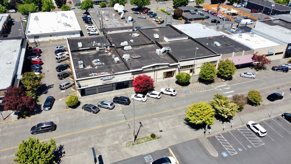 More Photos Of 1125 Commerce Ave, Longview Bar For Sale