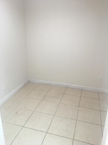 More Photos Of 6890 W Flagler St, Miami Storefront Retail Office For Lease