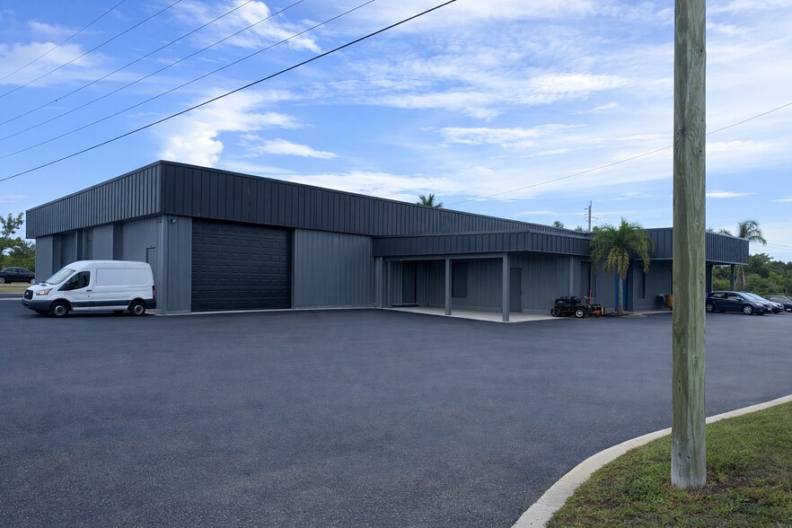 More Photos Of 25115 Marion Ave, Punta Gorda Warehouse For Lease