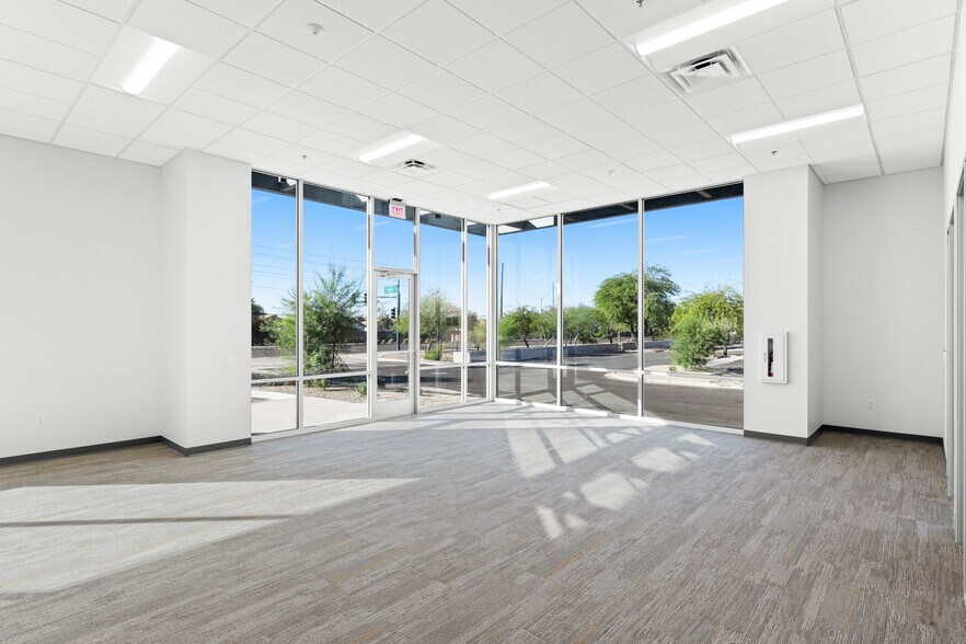 More Photos Of 2908 W Deer Valley Rd, Phoenix Warehouse For Sale