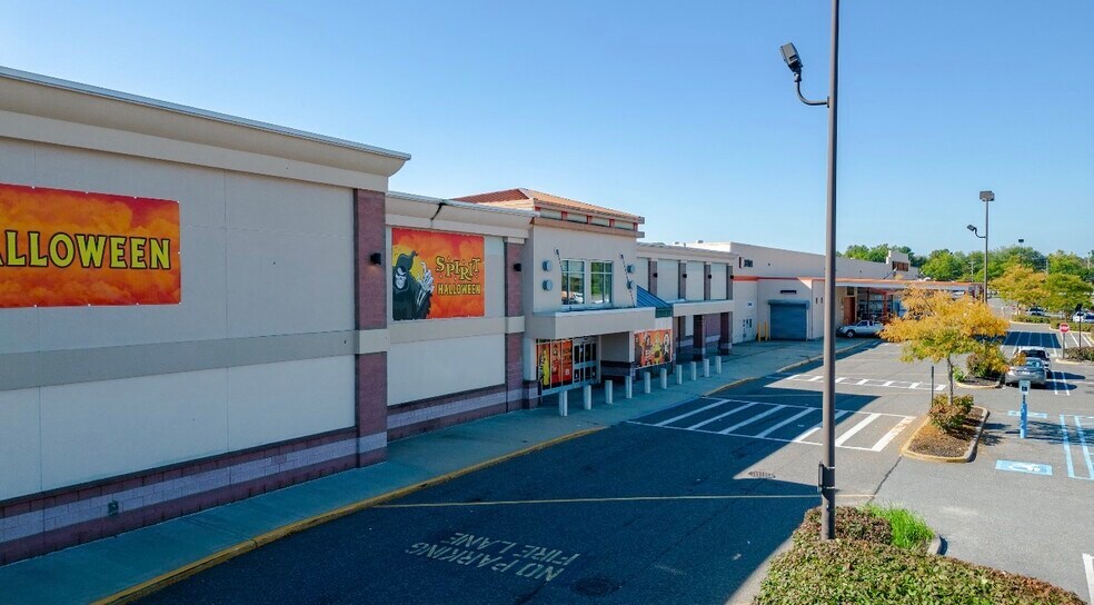 More Photos Of 264-350 Middle Country Rd, Coram Unknown For Lease