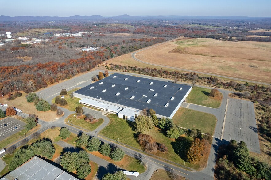 More Photos Of 1 Better Way, Chicopee Distribution For Lease