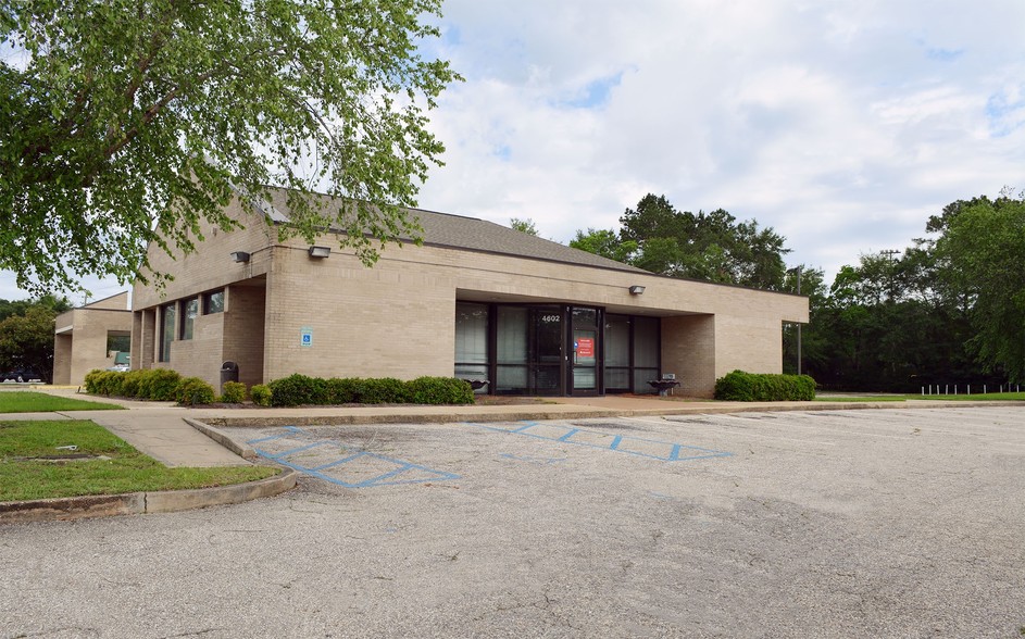 Primary Photo Of 4602 St. Stephens Rd, Mobile Bank For Sale