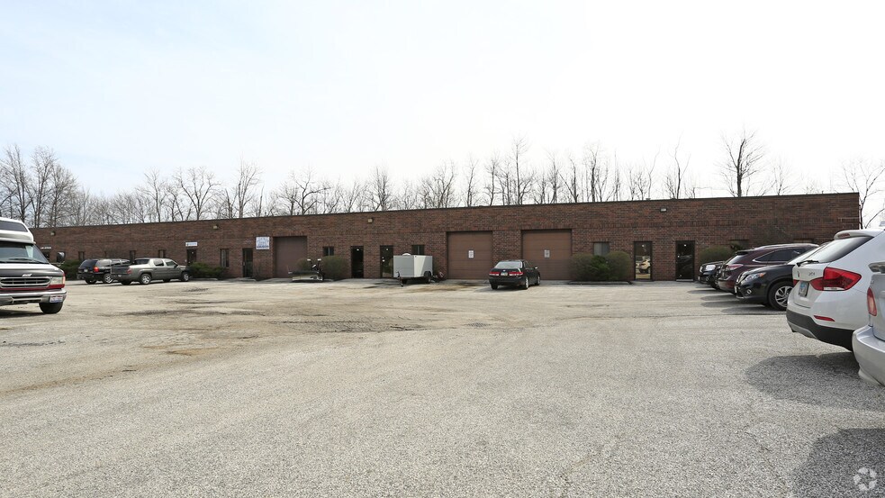 More Photos Of 7757 Auburn Rd, Painesville Distribution For Lease