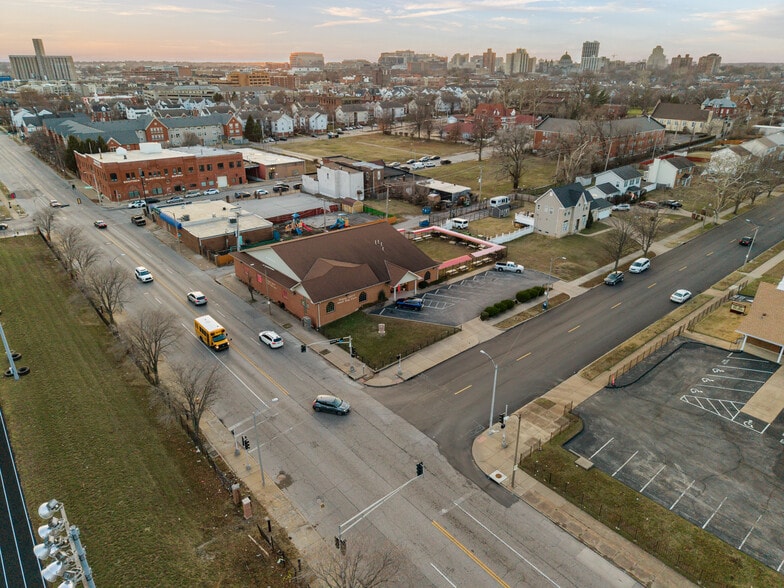 More Photos Of 3904 Delmar Blvd, Saint Louis Specialty For Sale