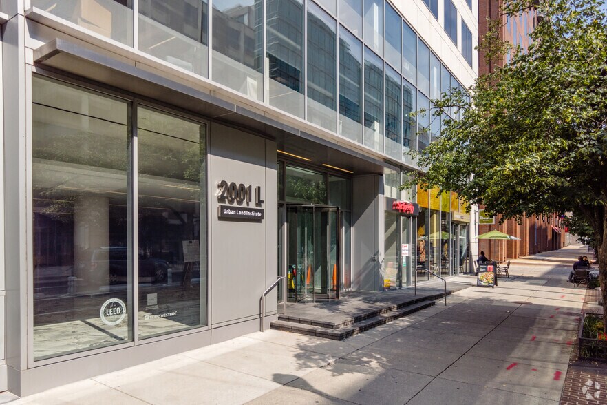 More Photos Of 2001 L St NW, Washington Office For Lease