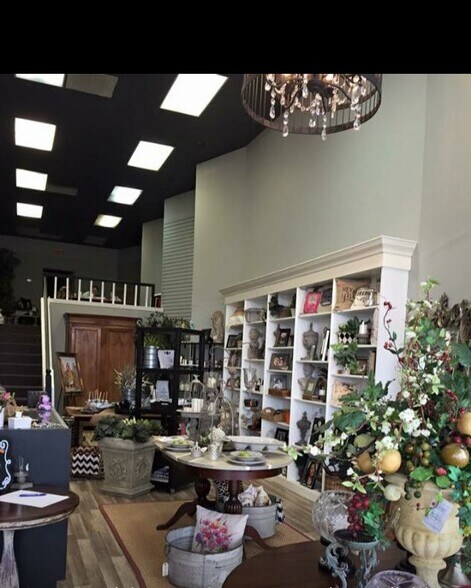 More Photos Of 14520 Memorial Dr, Houston Storefront Retail Office For Lease