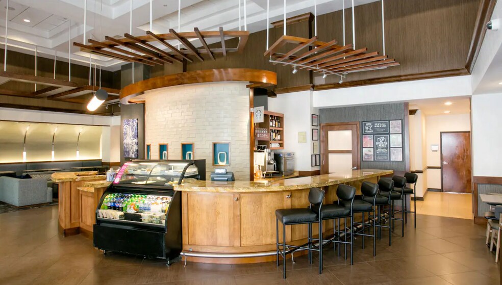 More Photos Of 650 Bakers Bridge Ave, Franklin Hotel For Sale