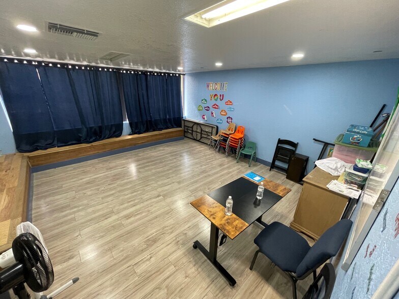 More Photos Of 890 E Sahara Ave, Las Vegas Religious Facility For Sale