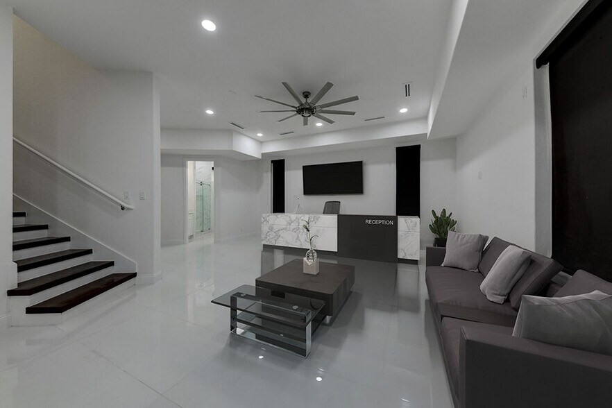 More Photos Of 727 E Park Ave, San Antonio Specialty For Sale