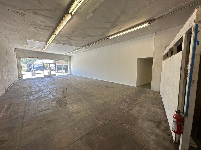 More Photos Of 5300-5328 Long Beach Blvd, Long Beach Storefront Retail Office For Lease
