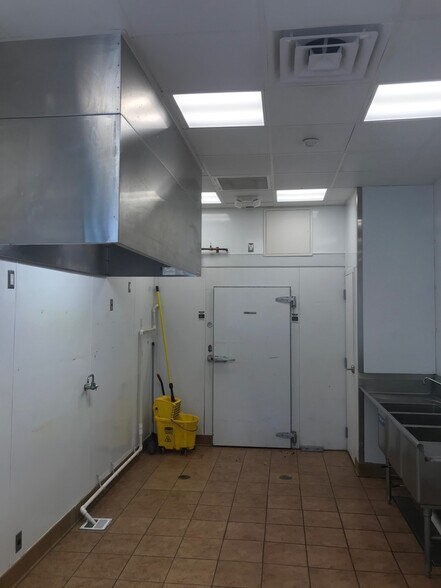 More Photos Of 727 Maple Rd, Buffalo Convenience Store For Lease