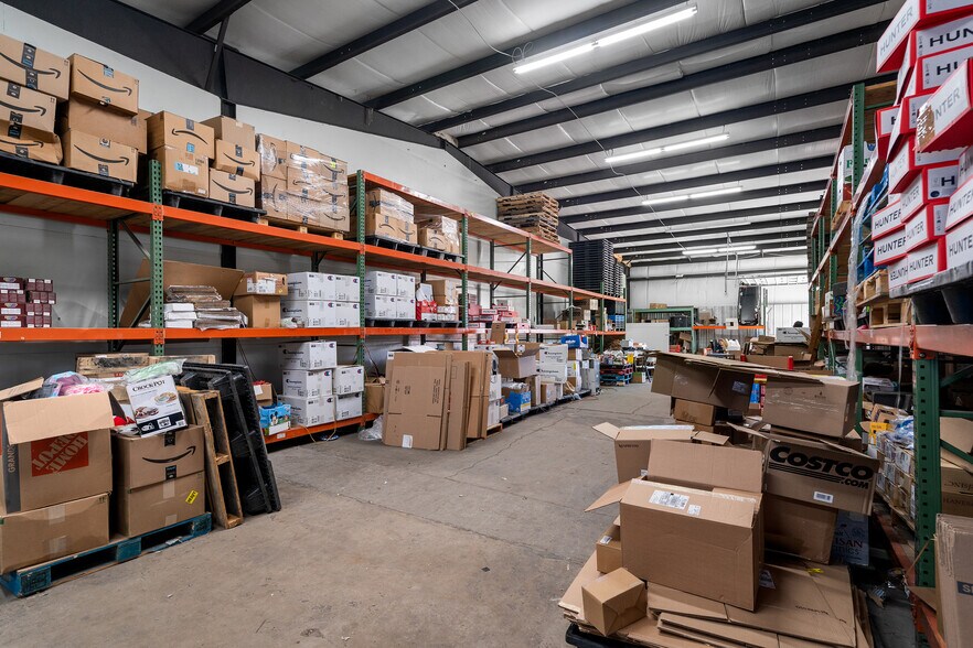 More Photos Of 1717 Mackenna Ave, Niagara Falls Warehouse For Sale
