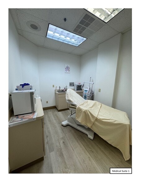 More Photos Of 160 S Livingston Ave, Livingston Office For Lease