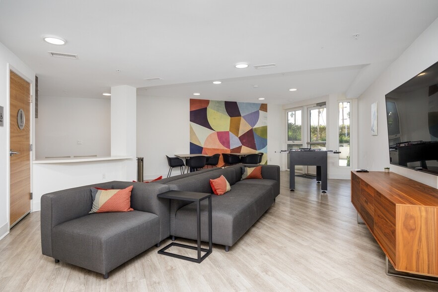More Photos Of 12035 Wilshire Blvd, Los Angeles Apartments For Lease