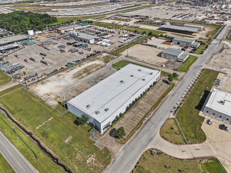 More Photos Of 10845 Strang Rd, La Porte Warehouse For Lease