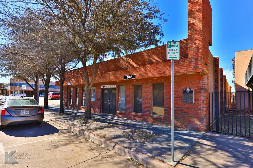 Primary Photo Of 318 Cedar St, Abilene Storefront Retail Office For Sale