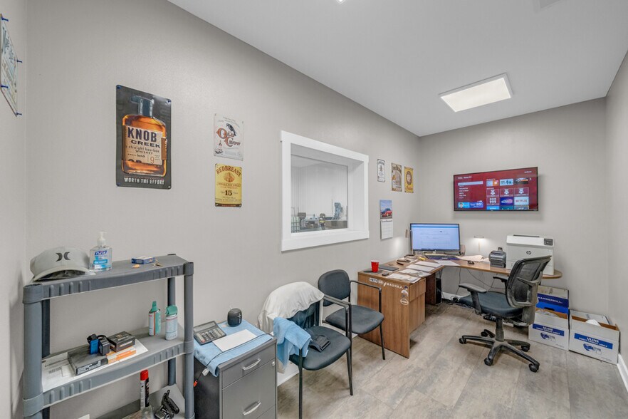 More Photos Of 2618 Eastgate Dr, Boone Industrial For Sale