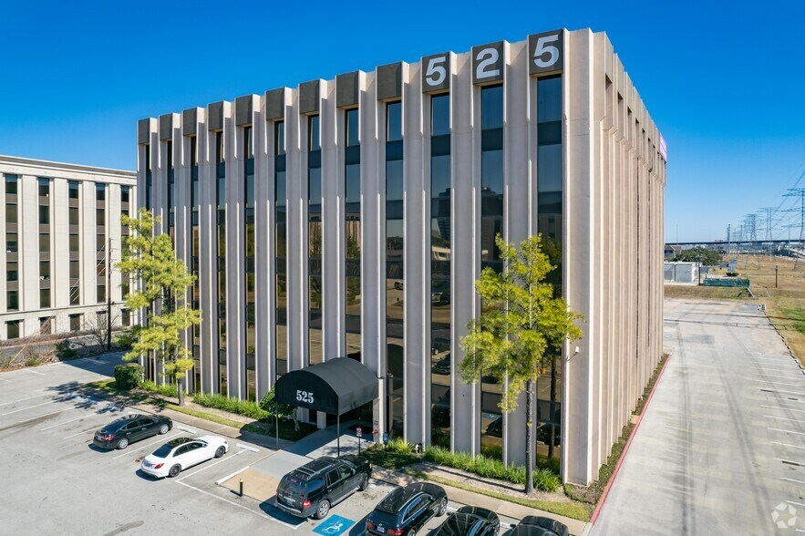 More Photos Of 505 N Sam Houston Pky E, Houston Unknown For Lease