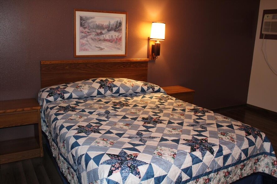 More Photos Of 427 2nd Avenue NW, Wibaux Hotel For Sale