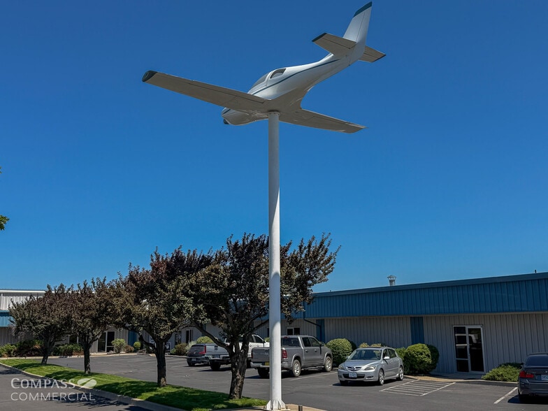 More Photos Of 217 Pumice Ave, Redmond Industrial For Lease
