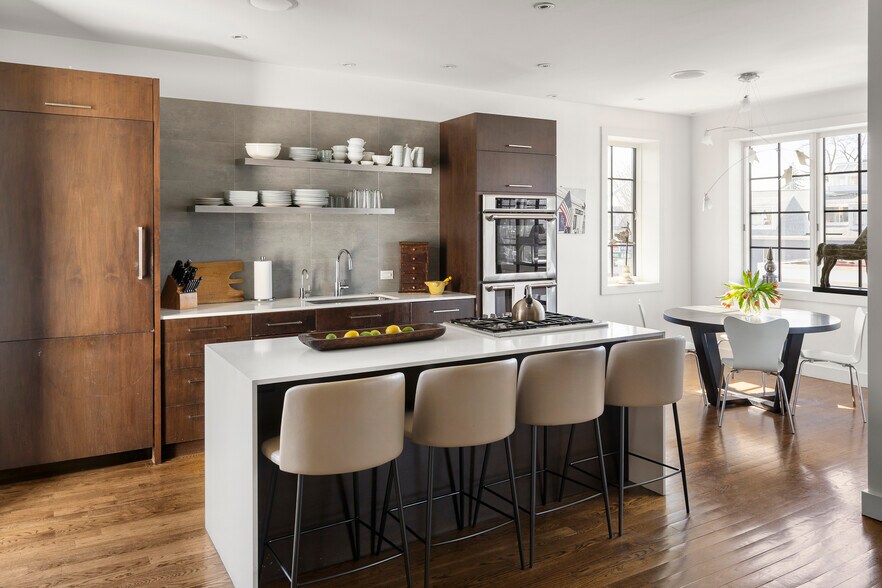 More Photos Of 146-148 Huron Ave, Cambridge Storefront Retail Residential For Sale