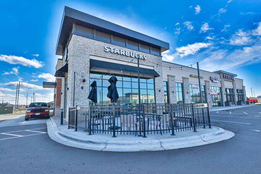 More Photos Of 15550 English Ave, Apple Valley General Retail For Sale