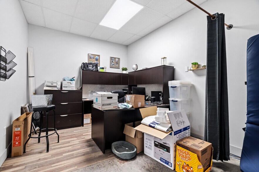 More Photos Of 6601 43 St, Lloydminster Storefront Retail Office For Sale