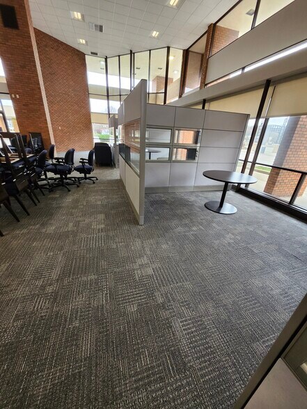 More Photos Of 2 N Mill St, New Castle Bank For Sale