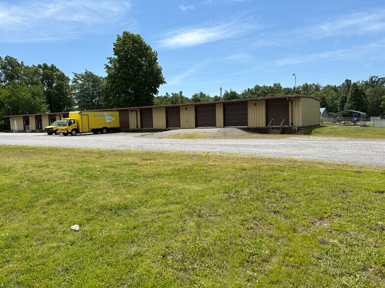 More Photos Of 9966 Samuel Rd, Carterville Self Storage For Sale