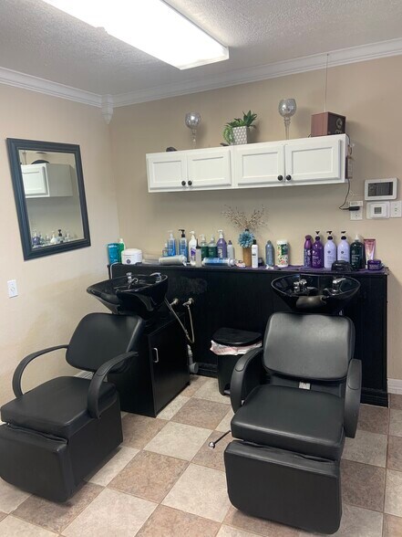 More Photos Of 924 FM 518 Rd, Kemah Flex For Sale