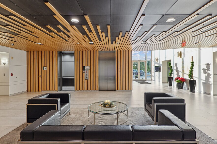 More Photos Of 1300 W Sam Houston Pky S, Houston Office For Sale