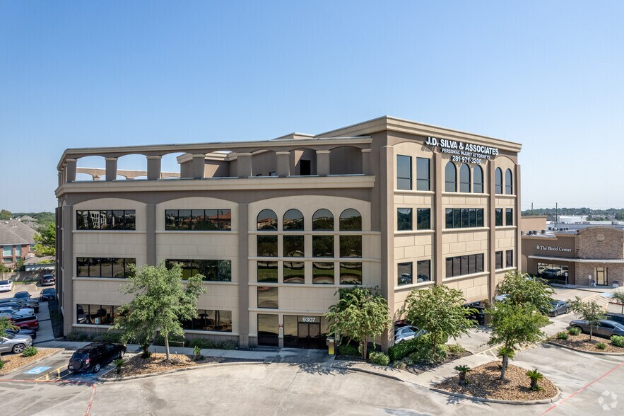 More Photos Of 9307 Broadway St, Pearland Office For Lease