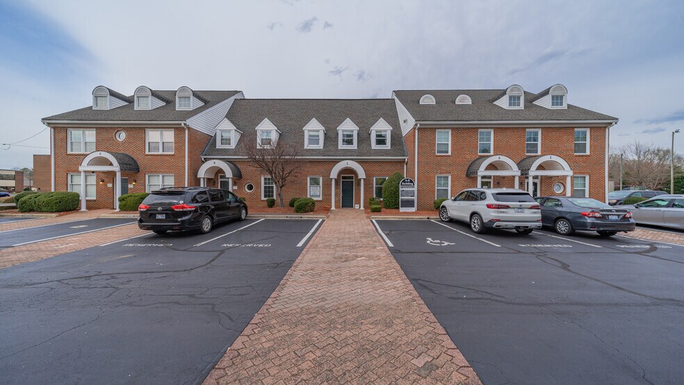 More Photos Of 1365 Westgate Center Dr, Winston-Salem Medical For Lease