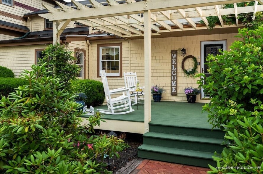 More Photos Of 15 Locke St, Kennebunkport Hospitality For Sale