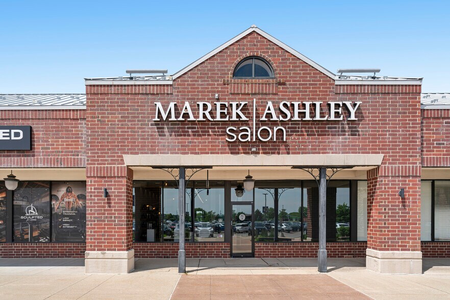 More Photos Of 101-295 Rice Lake Sq, Wheaton Supermarket For Sale