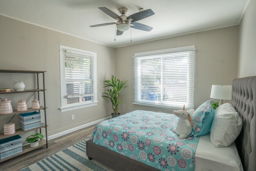 More Photos Of 932 Walnut Ave, Long Beach Specialty For Sale