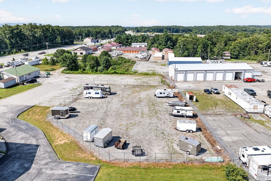 More Photos Of 110 Woodlands Cir, Crossville Self Storage For Sale