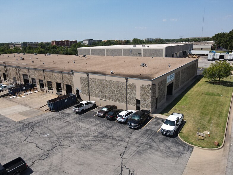 More Photos Of 4130-4150 Will Rogers Pky, Oklahoma City Warehouse For Lease