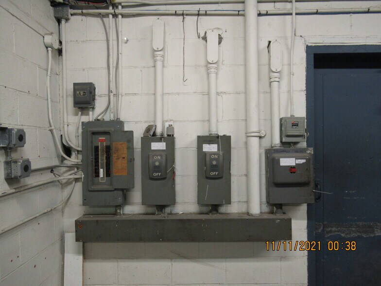 More Photos Of 63 Railroad Ave, Wallkill Warehouse For Lease